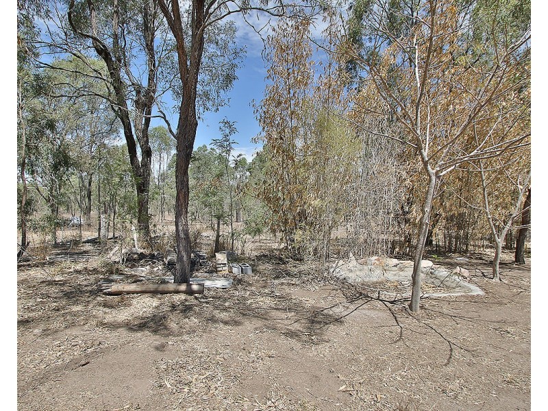 24 Pat Slattery Place, Lowood QLD 4311