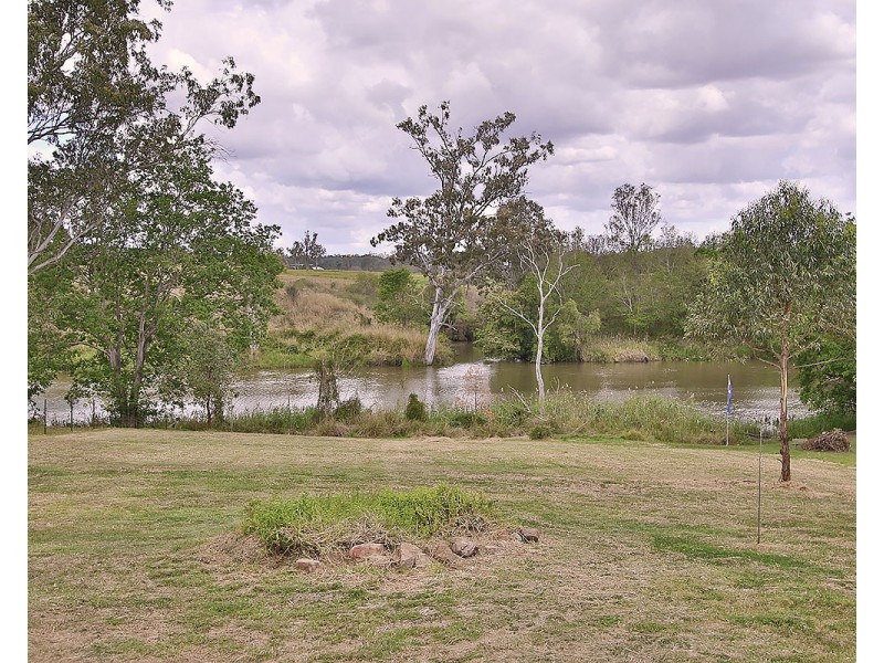 113 Riverside Avenue, Barellan Point QLD 4306