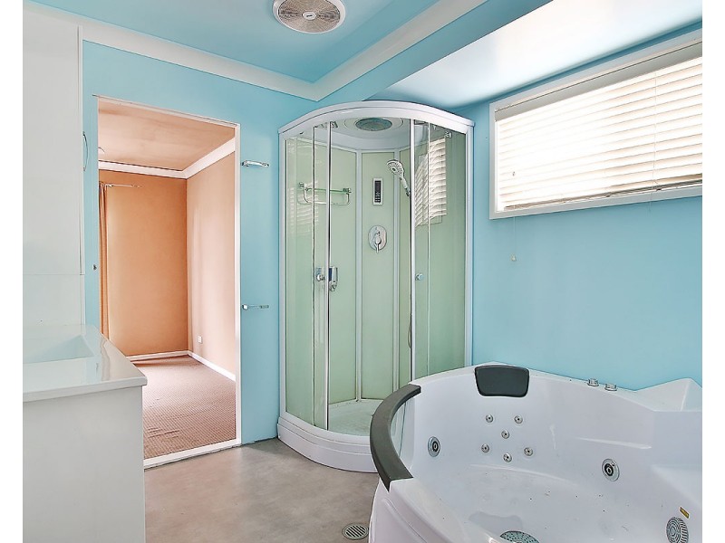 113 Riverside Avenue, Barellan Point QLD 4306
