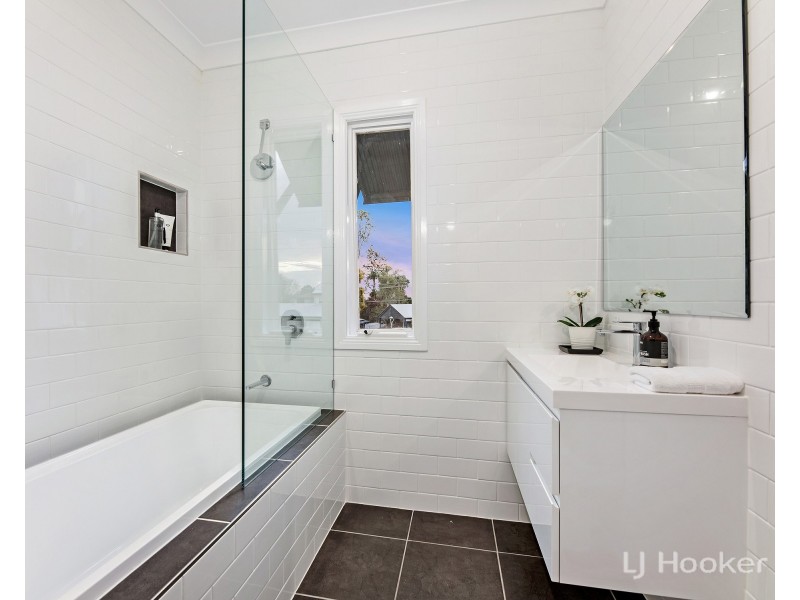 40 Greenham Street, Raceview QLD 4305