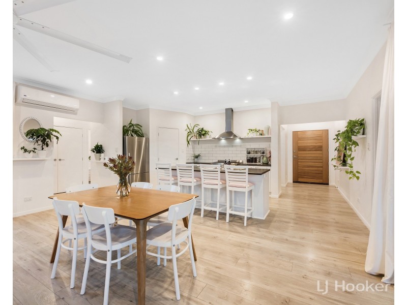 16 Splendid Drive, South Ripley QLD 4306