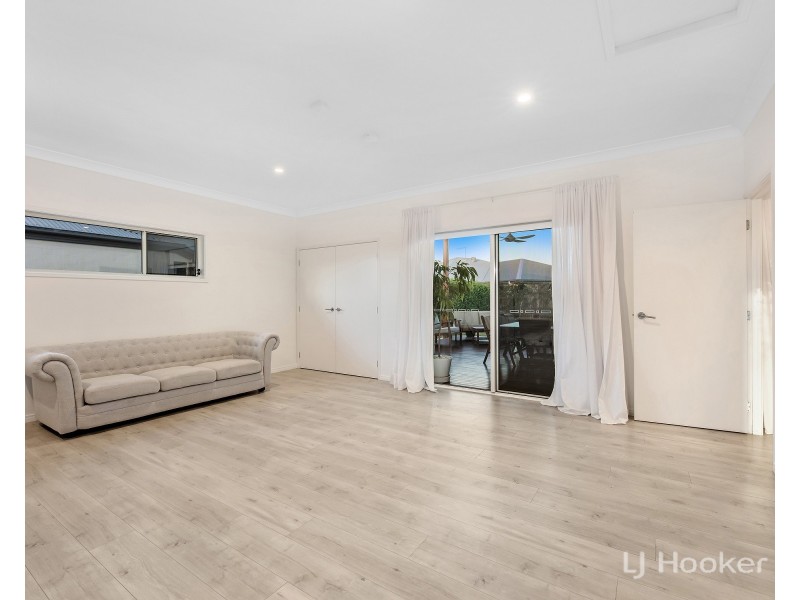 16 Splendid Drive, South Ripley QLD 4306