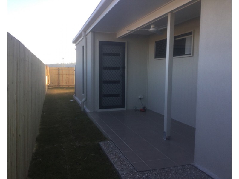 2/42 Br Ted Magee Drive, Collingwood Park QLD 4301