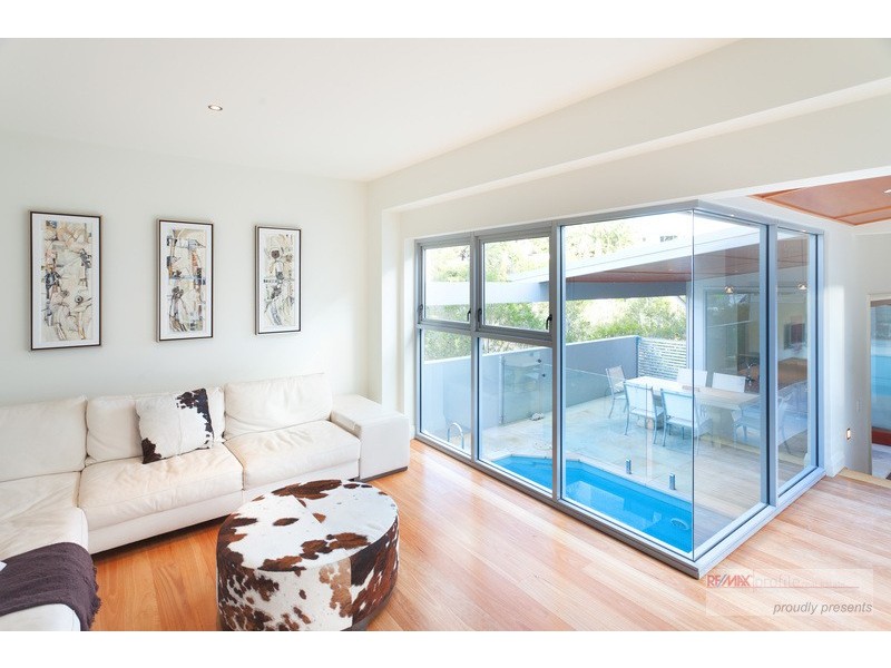 13 Brydon St, Highgate Hill QLD 4101