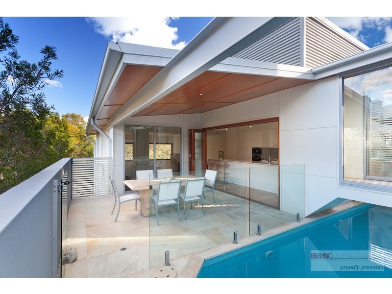 13 Brydon St, Highgate Hill QLD 4101