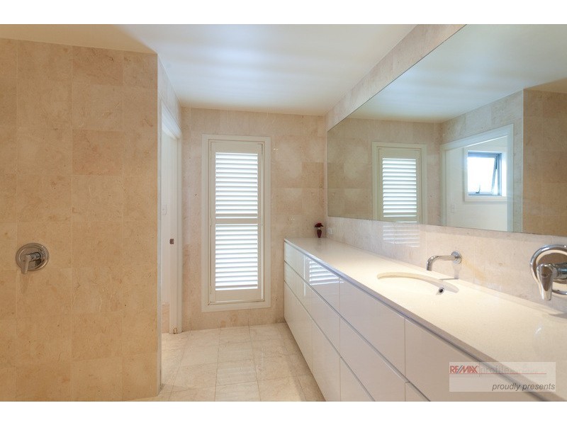 13 Brydon St, Highgate Hill QLD 4101