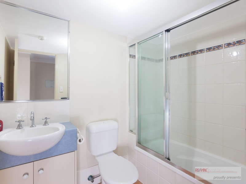 2/43 Carberry Street, Grange QLD 4051