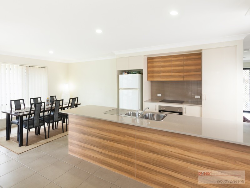 73 Argule Street, Hillcrest QLD 4118