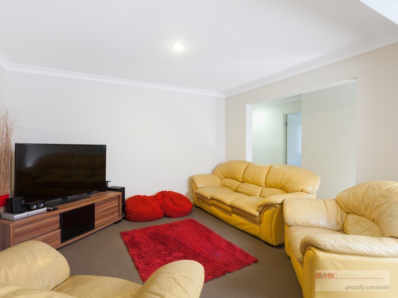 73 Argule Street, Hillcrest QLD 4118