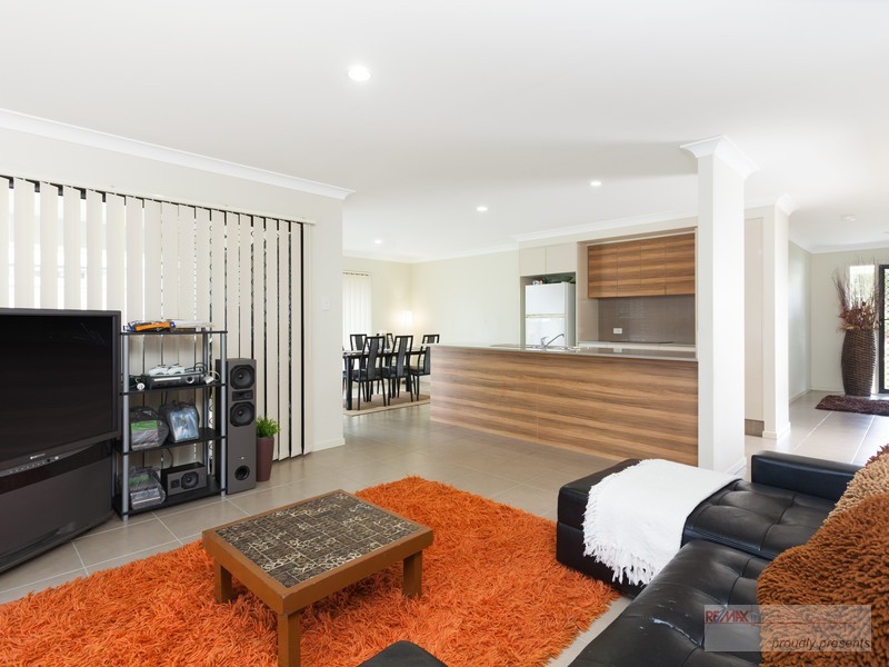 73 Argule Street, Hillcrest QLD 4118