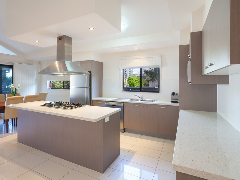 70 Duke Street, Kangaroo Point QLD 4169