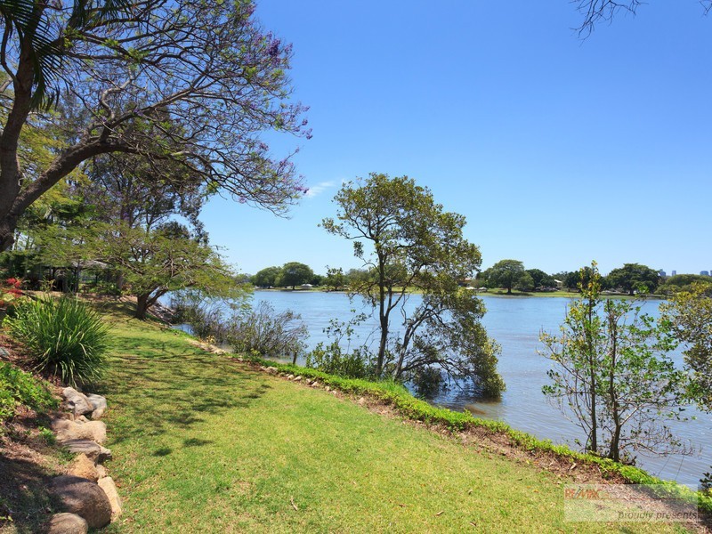 16/72 Sandford Street, St Lucia QLD 4067