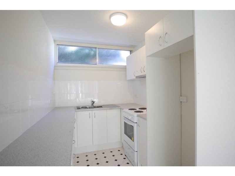 2/64 SURFVIEW ROAD, Mona Vale NSW 2103