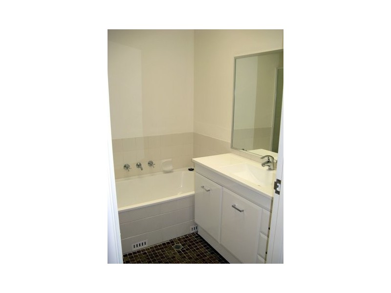 8/3 ROBERTSON ST, Narrabeen NSW 2101