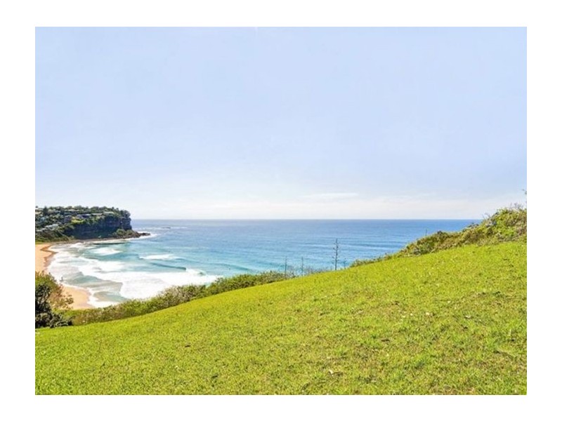 18 HILLCREST AVENUE, Mona Vale NSW 2103