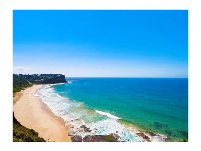 18 HILLCREST AVENUE, Mona Vale NSW 2103