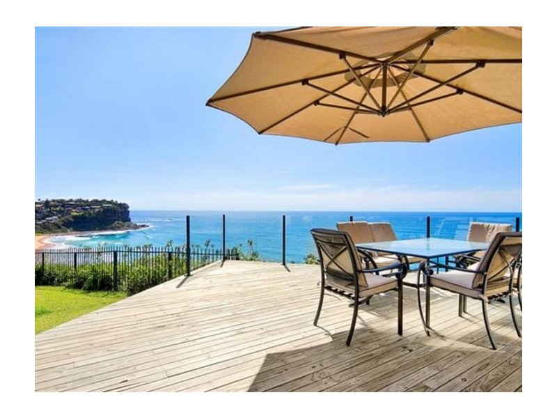 18 HILLCREST AVENUE, Mona Vale NSW 2103
