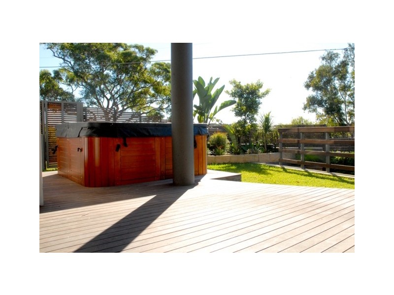 42 WARRABA ROAD, North Narrabeen NSW 2101