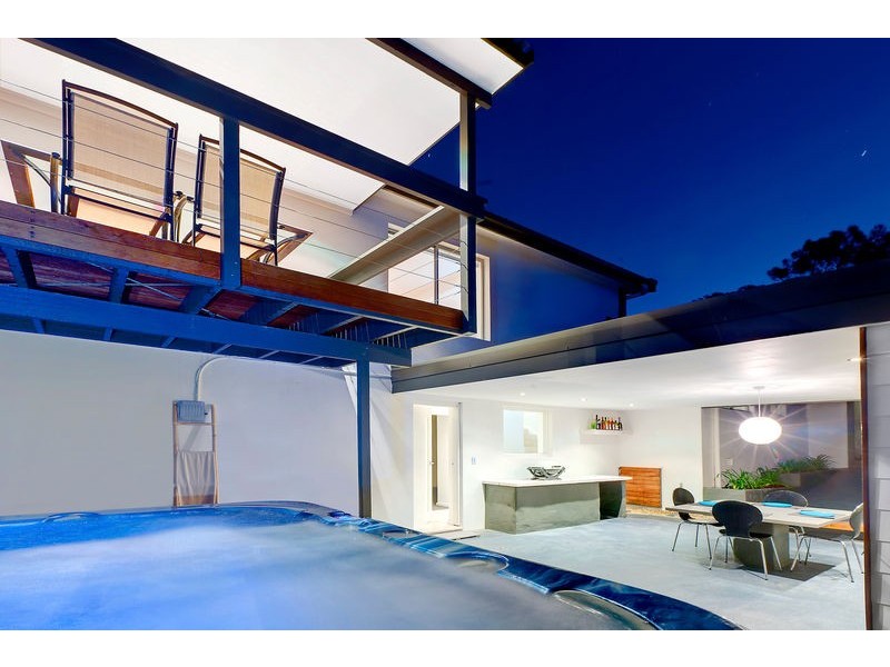 27 Veterans Pde, Collaroy Plateau NSW 2097