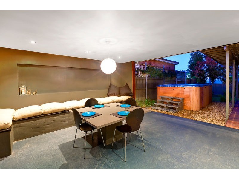 27 Veterans Pde, Collaroy Plateau NSW 2097