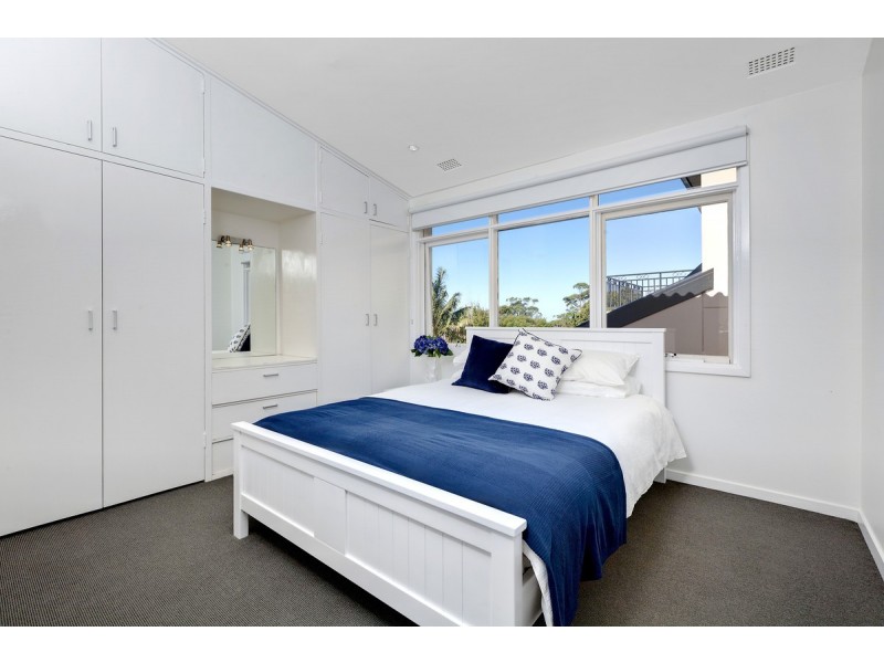 27 Veterans Pde, Collaroy Plateau NSW 2097