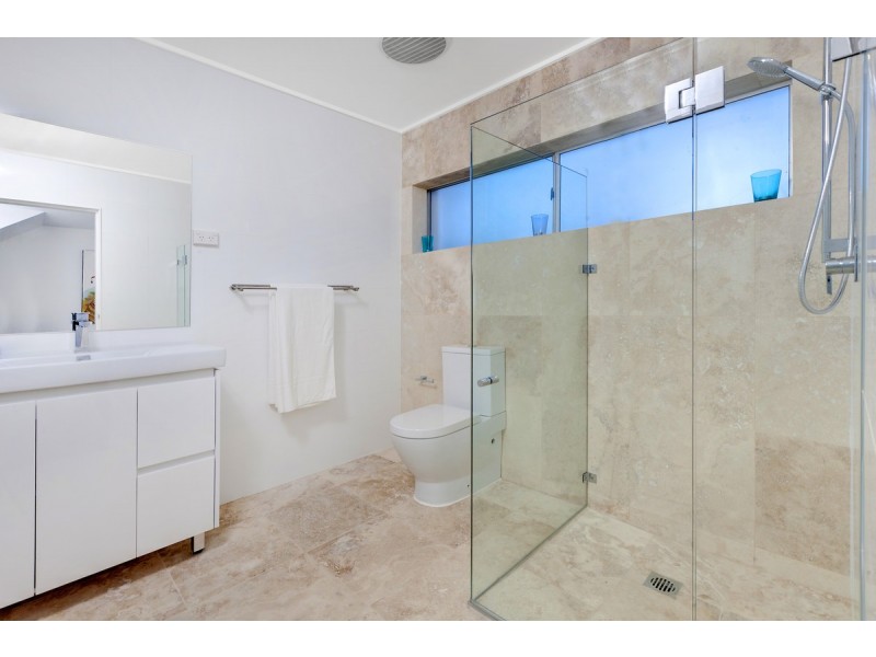 27 Veterans Pde, Collaroy Plateau NSW 2097