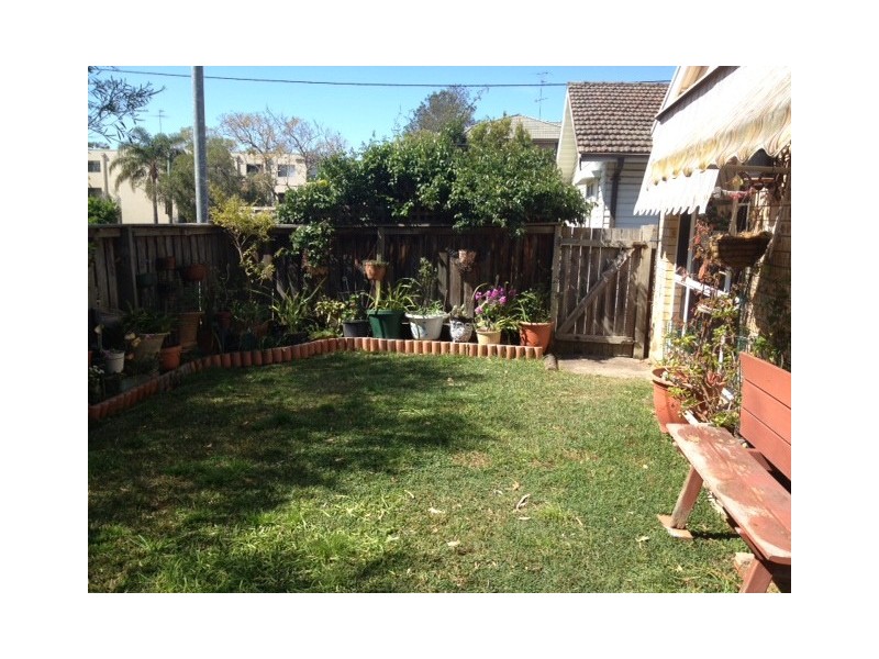 4 TOR ROAD, Dee Why NSW 2099