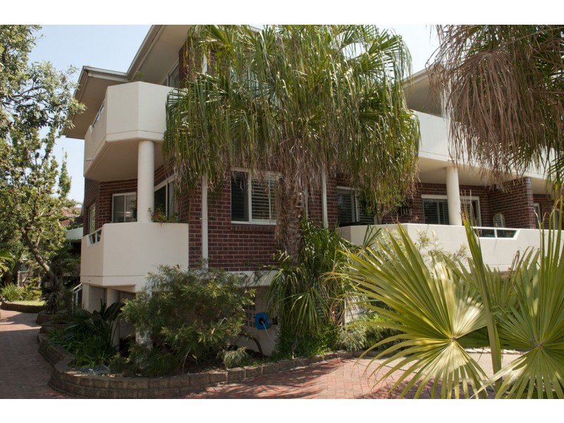 2/2-6 Clarke Street, Narrabeen NSW 2101