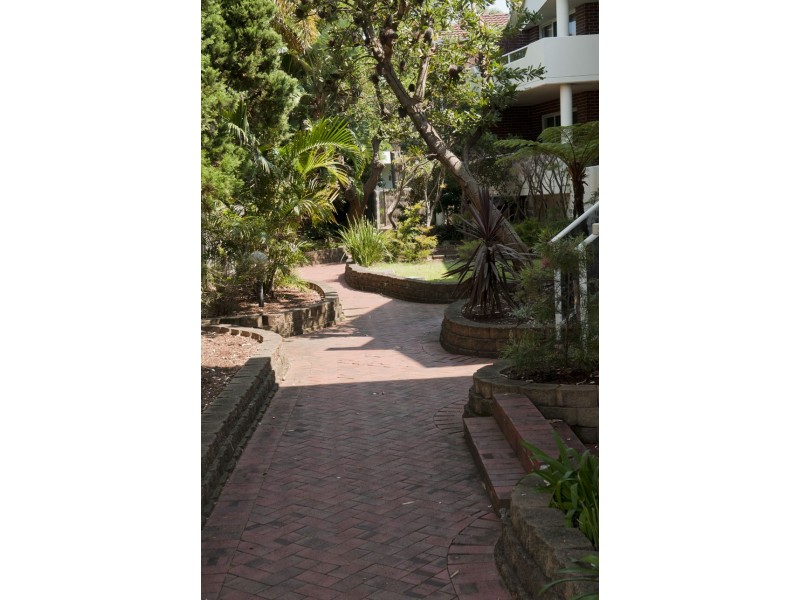 2/2-6 Clarke Street, Narrabeen NSW 2101