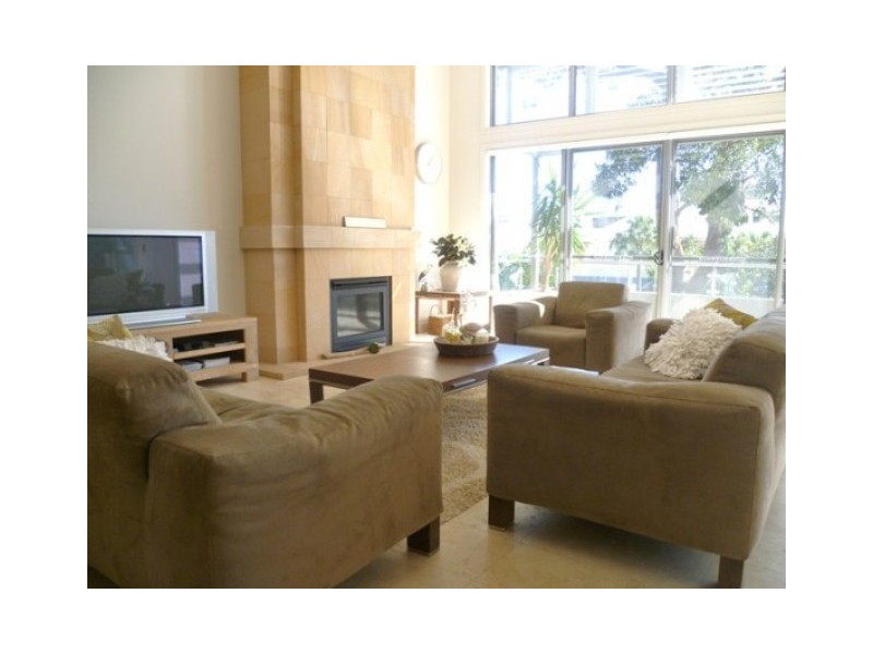 12/1070-1076 BARRENJOEY ROAD, Palm Beach NSW 2108