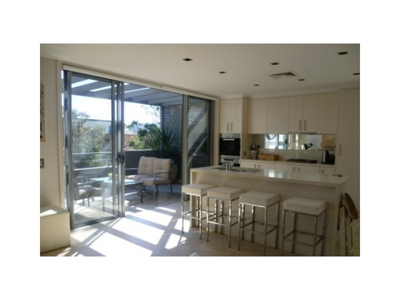 12/1070-1076 BARRENJOEY ROAD, Palm Beach NSW 2108