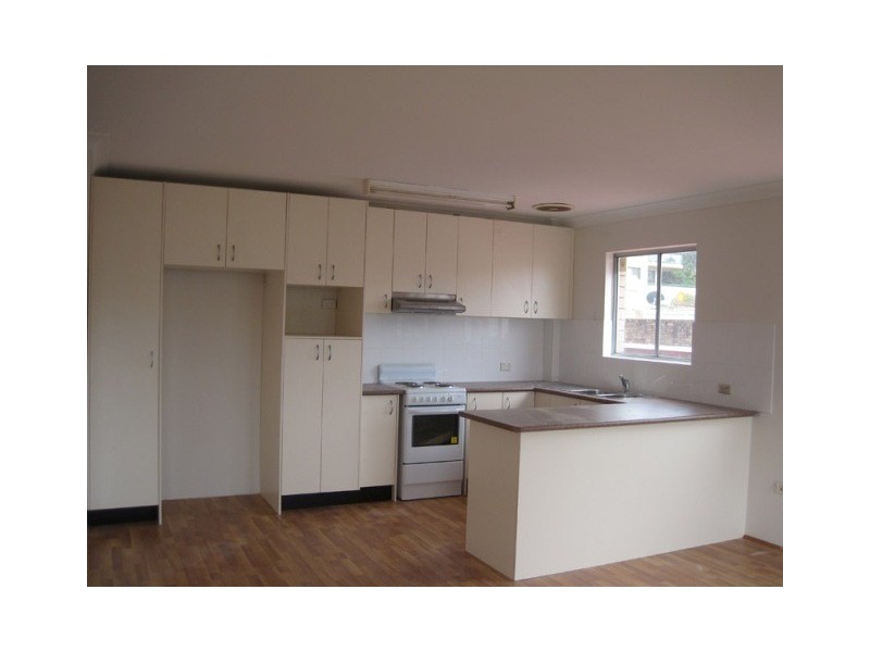 2/327 BARRENJOEY ROAD, Newport NSW 2106