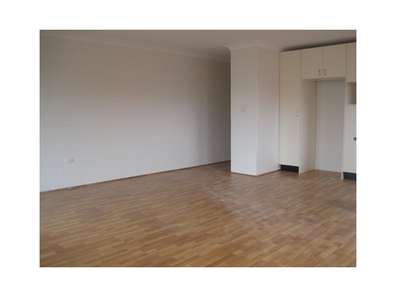 2/327 BARRENJOEY ROAD, Newport NSW 2106