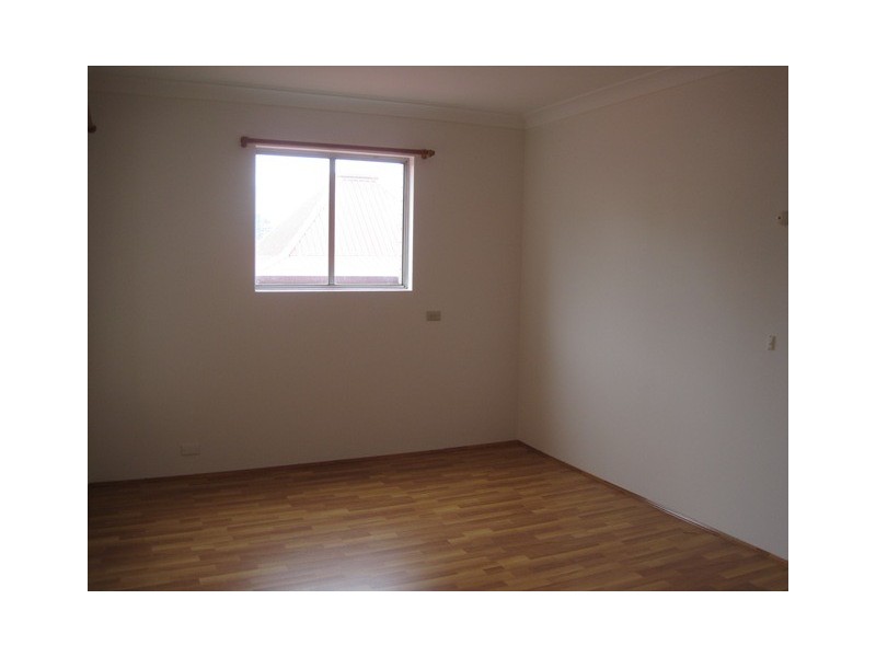 2/327 BARRENJOEY ROAD, Newport NSW 2106