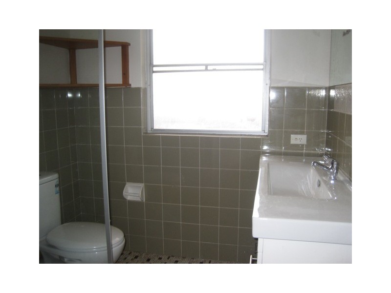 2/327 BARRENJOEY ROAD, Newport NSW 2106