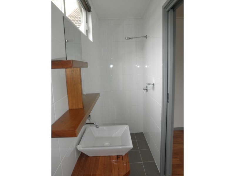 24 WIMBLEDON AVENUE, North Narrabeen NSW 2101