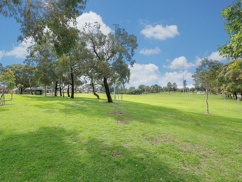 67 Shepherd Street, Beaconsfield WA 6162