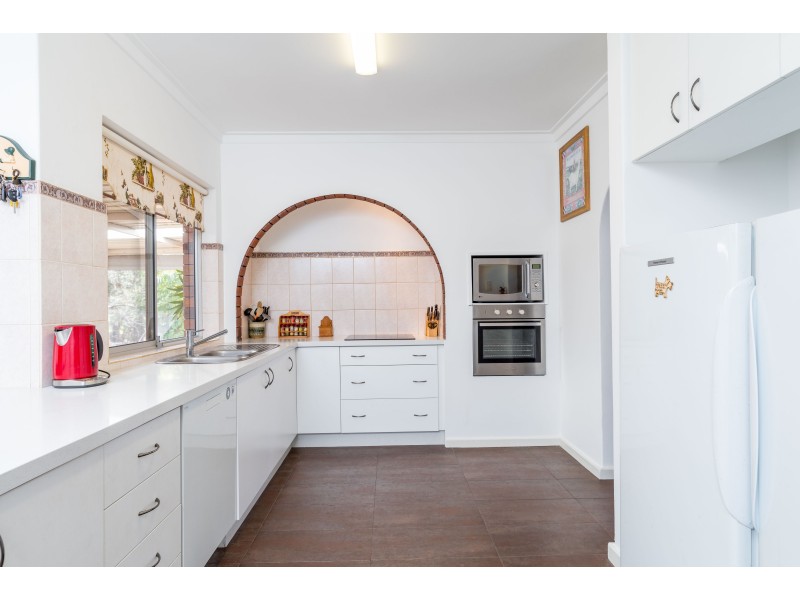 3 Chatham Road, Woodbridge WA 6056