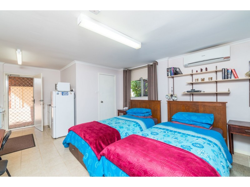 3 Chatham Road, Woodbridge WA 6056