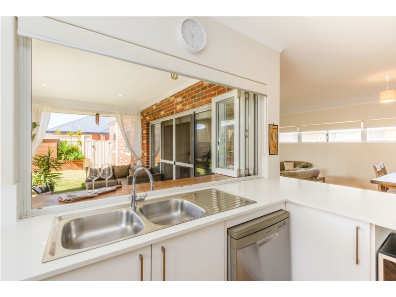 26 Pexton Drive, South Guildford WA 6055