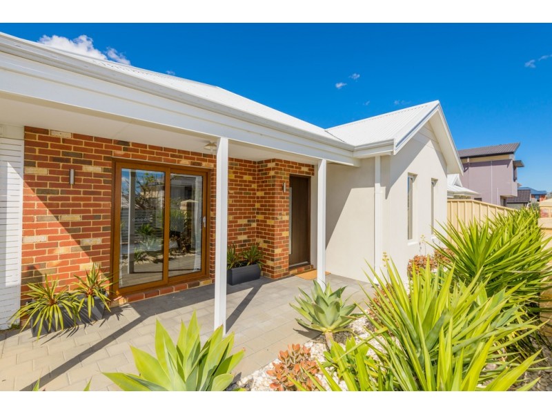26 Pexton Drive, South Guildford WA 6055