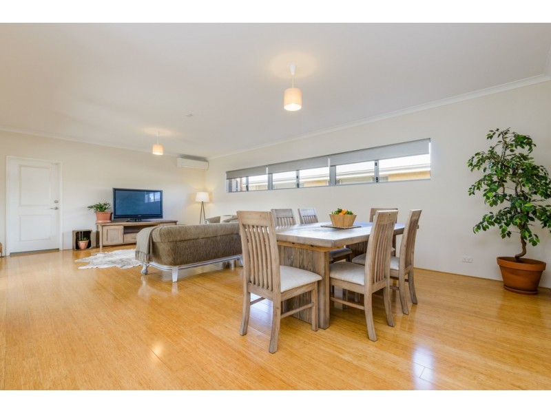 26 Pexton Drive, South Guildford WA 6055