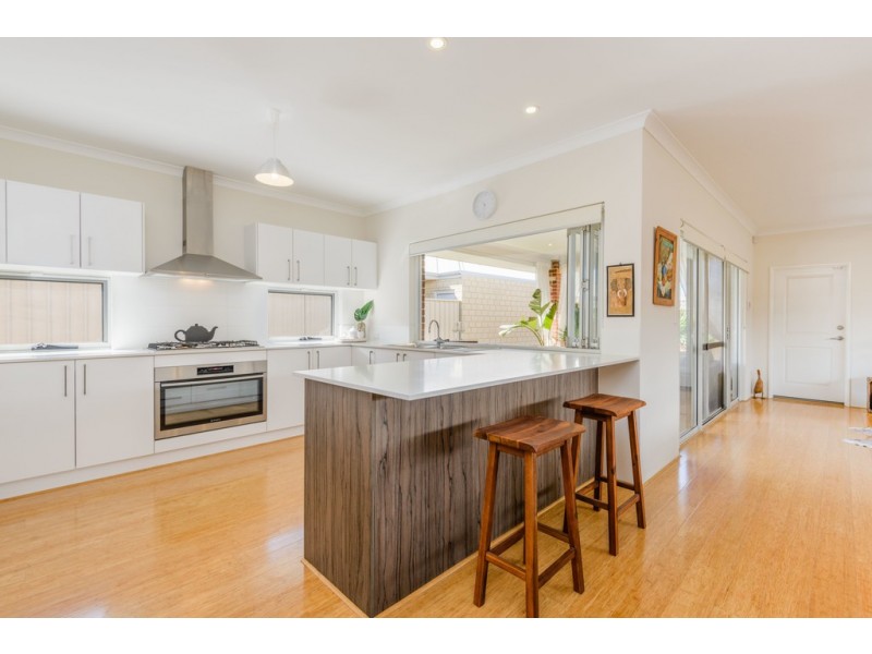 26 Pexton Drive, South Guildford WA 6055