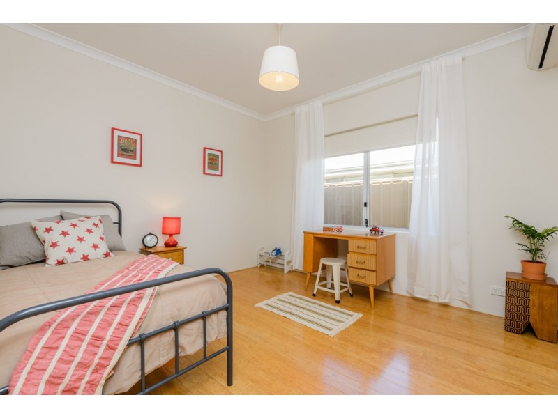 26 Pexton Drive, South Guildford WA 6055