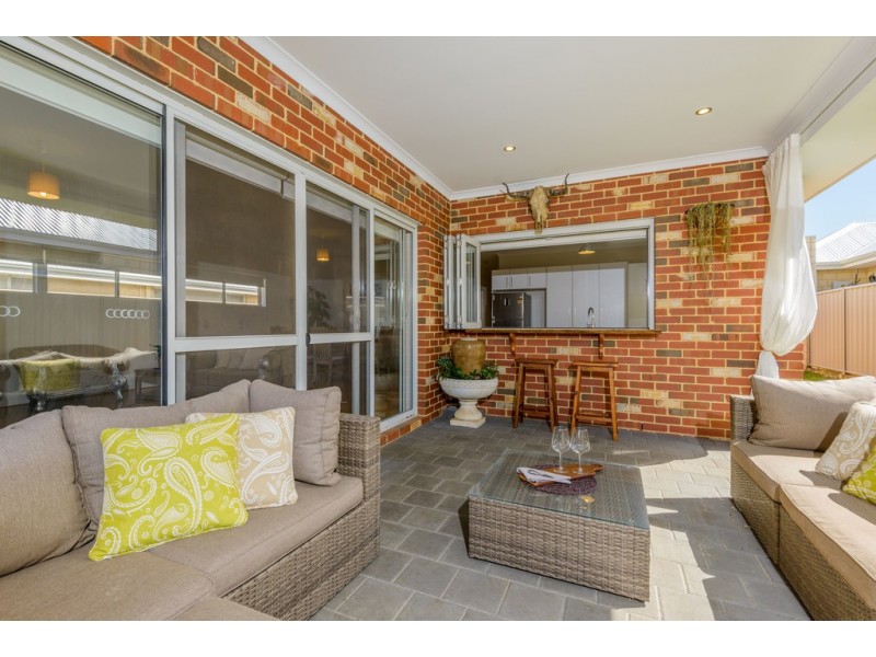 26 Pexton Drive, South Guildford WA 6055