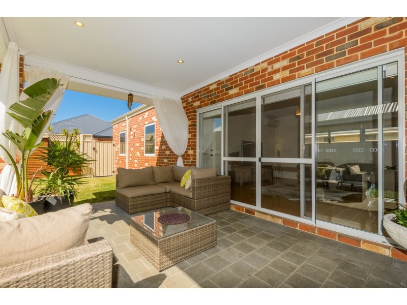 26 Pexton Drive, South Guildford WA 6055