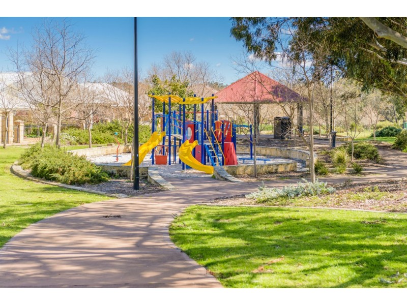 26 Pexton Drive, South Guildford WA 6055