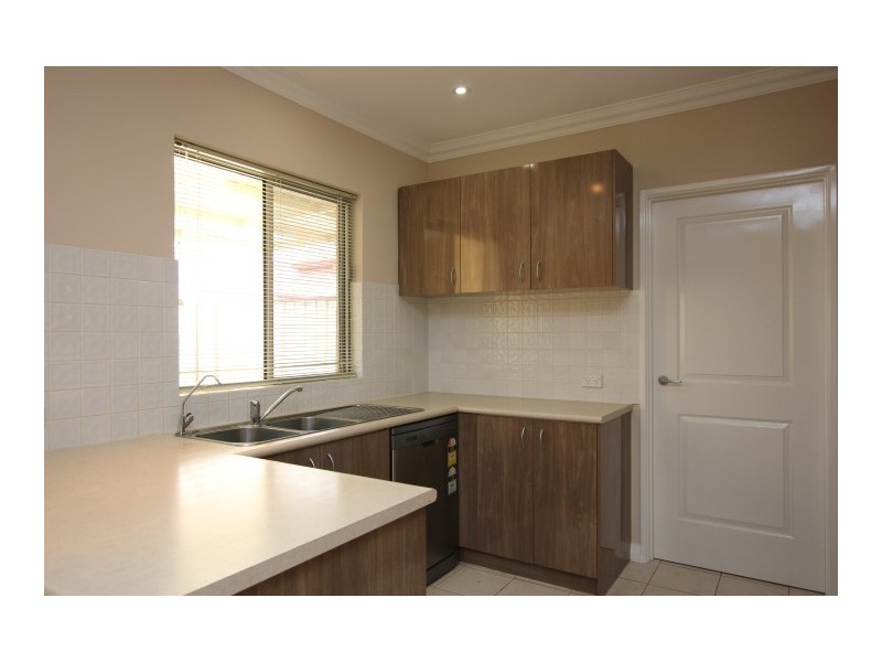 4/37 Hooley Road, Midland WA 6056