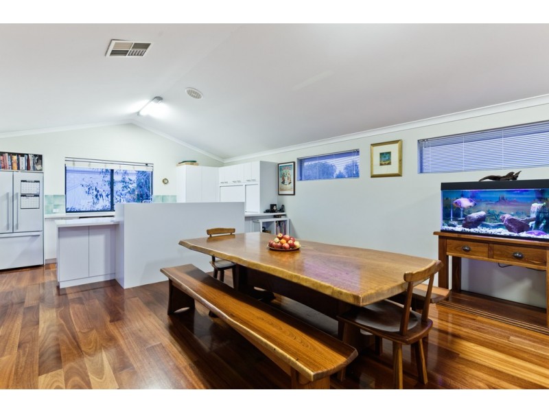 2/42 Wright Crescent, Bayswater WA 6053