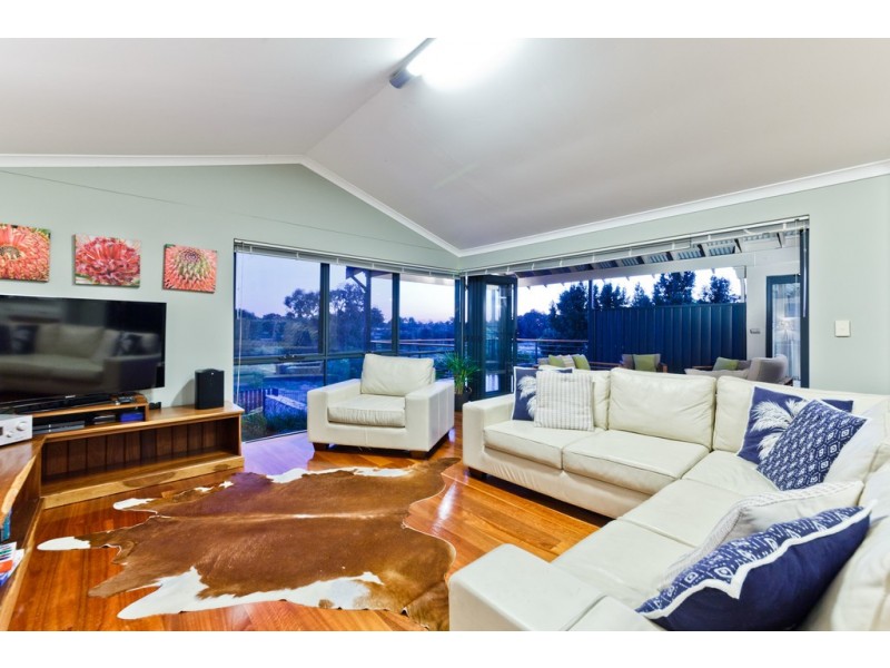 2/42 Wright Crescent, Bayswater WA 6053